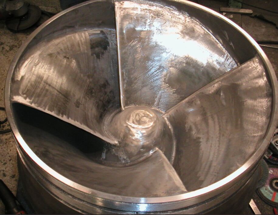 Roue de pompe centrifuge en atelier
